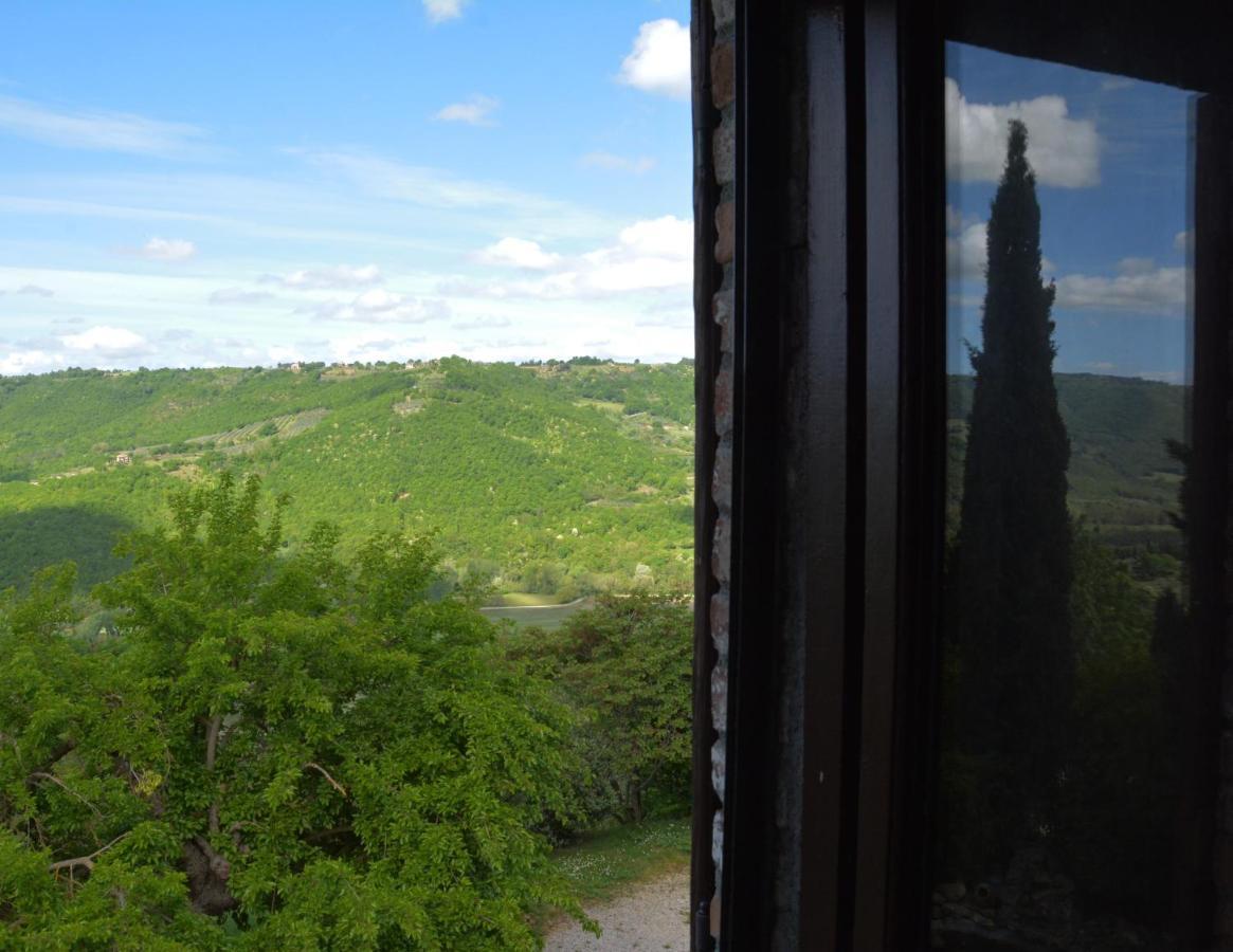 Hostal Il Poggiolo Di Parrano Exterior foto