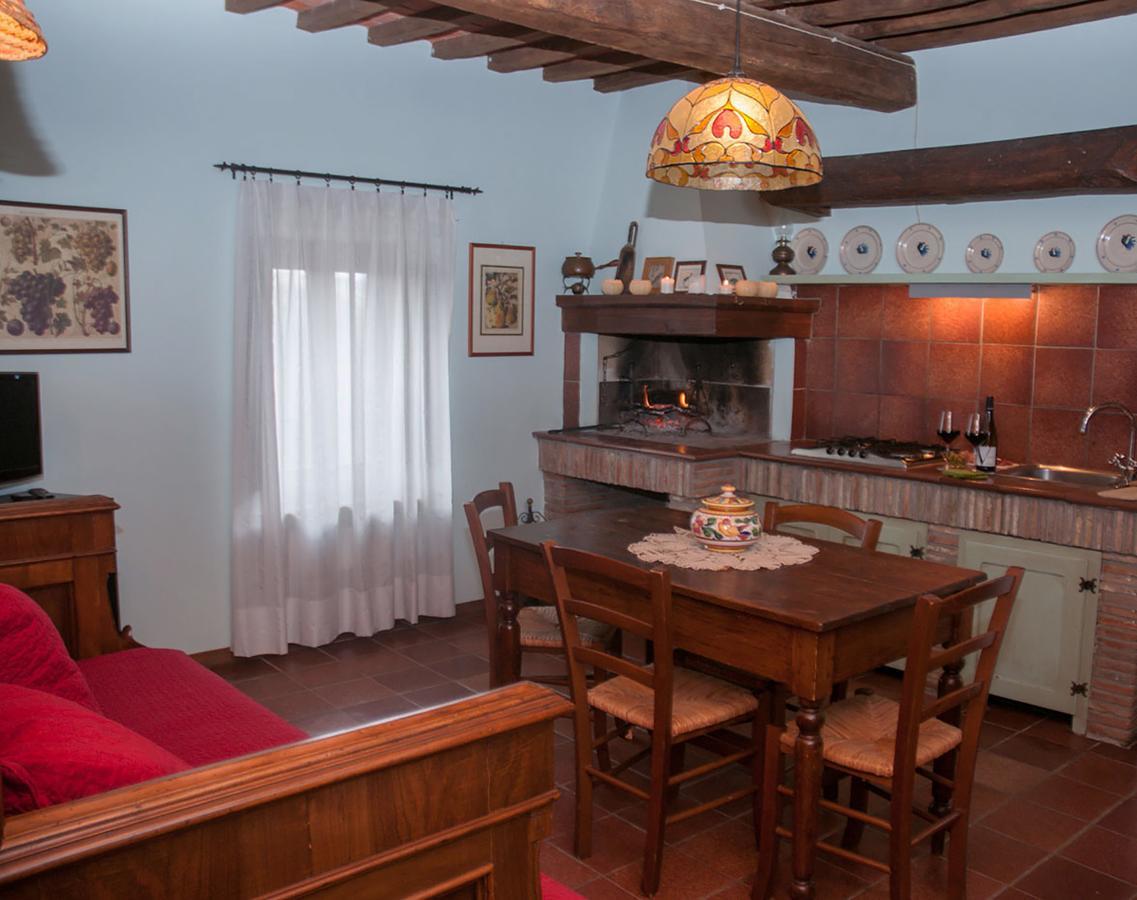Hostal Il Poggiolo Di Parrano Exterior foto