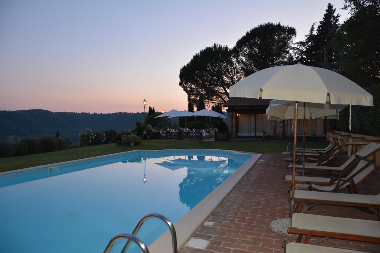 Hostal Il Poggiolo Di Parrano Exterior foto